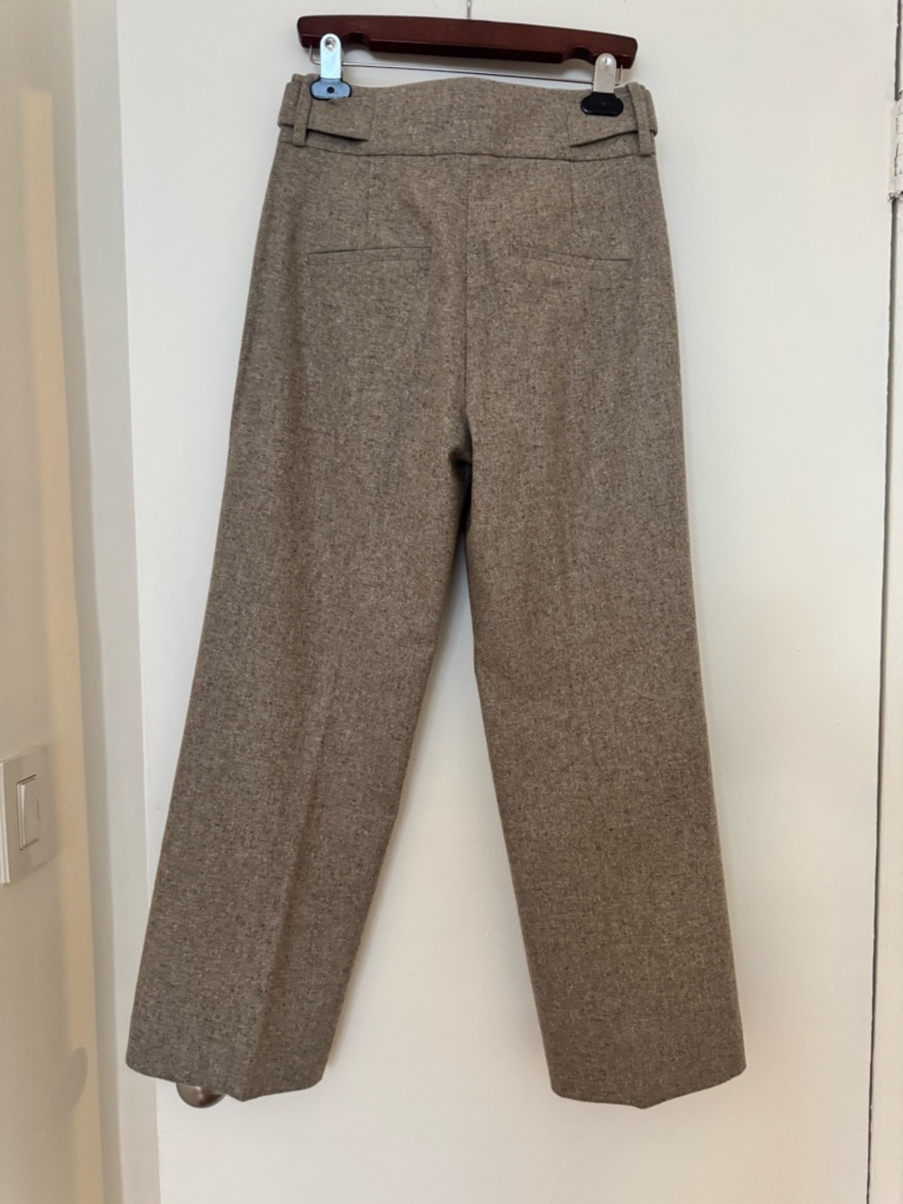 Veronica Beard Neutral Taupe Tweed Waistband Detail pants. - Picture 6 of 6